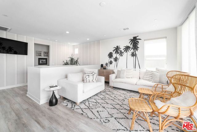 587 Daniel Freeman Circle, Inglewood, CA 90301