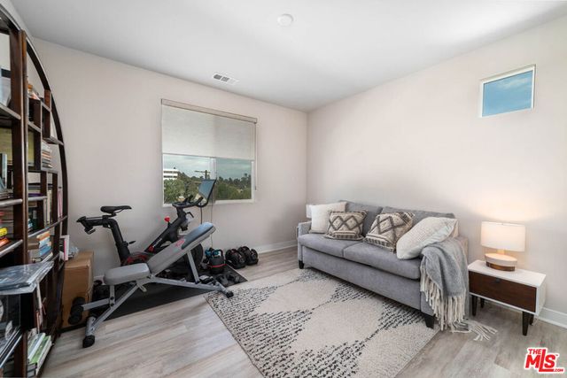 587 Daniel Freeman Circle, Inglewood, CA 90301