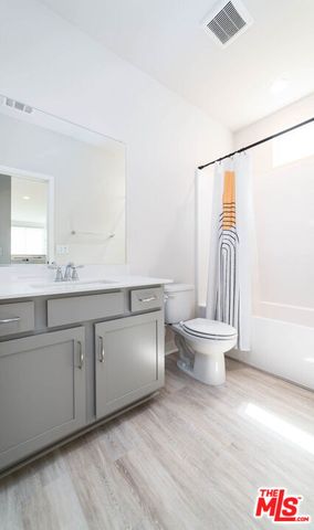 587 Daniel Freeman Circle, Inglewood, CA 90301