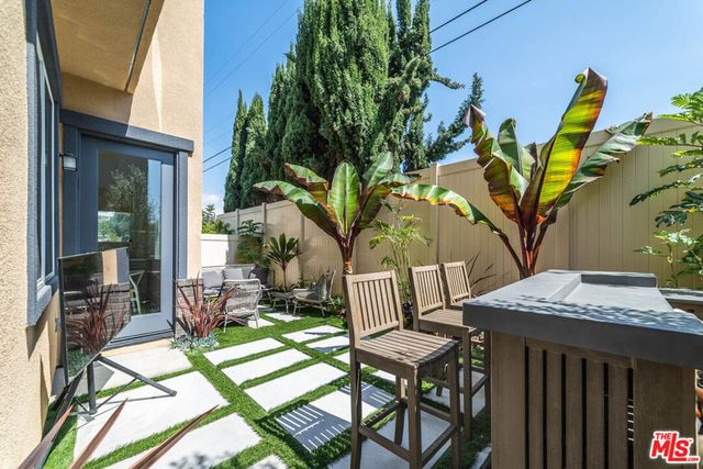 587 Daniel Freeman Circle, Inglewood, CA 90301