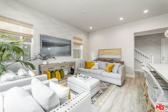 587 Daniel Freeman Circle, Inglewood, CA 90301