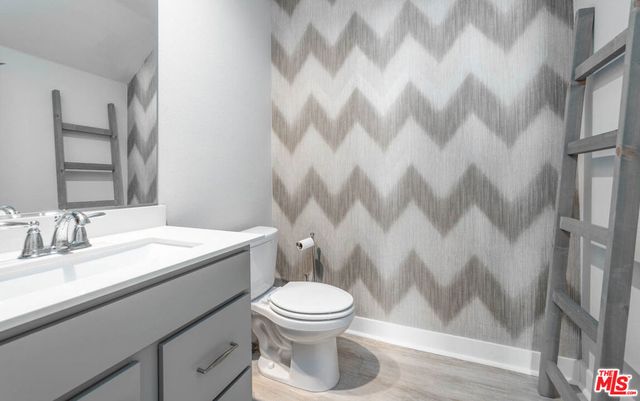 587 Daniel Freeman Circle, Inglewood, CA 90301