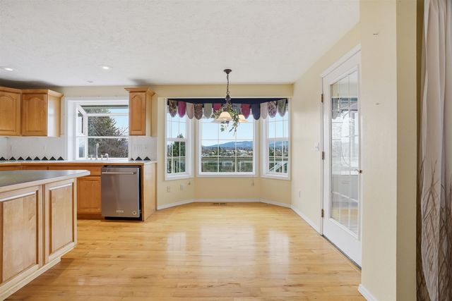 11116 E Fruit Hill Rd, Spokane, WA 99206