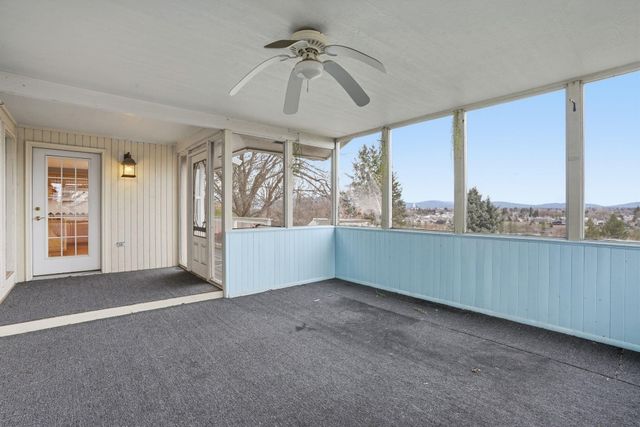 11116 E Fruit Hill Rd, Spokane, WA 99206