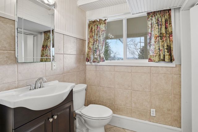 11116 E Fruit Hill Rd, Spokane, WA 99206