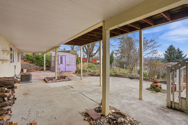 11116 E Fruit Hill Rd, Spokane, WA 99206