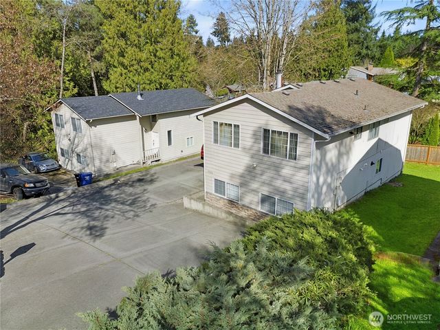 10606 Roosevelt Way NE, Seattle, WA 98125