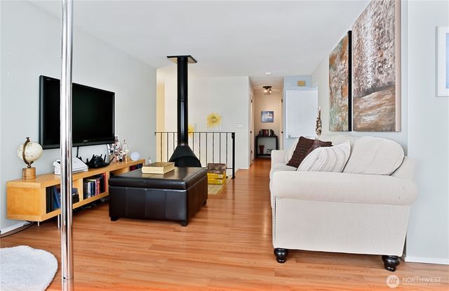 10606 Roosevelt Way NE, Seattle, WA 98125