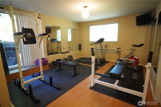10606 Roosevelt Way NE, Seattle, WA 98125
