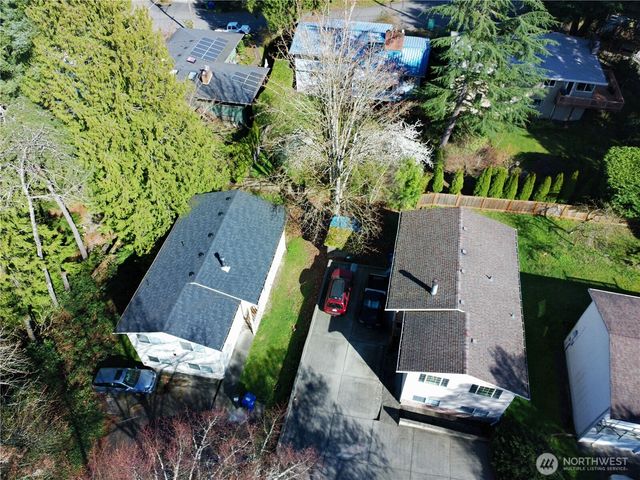 10606 Roosevelt Way NE, Seattle, WA 98125