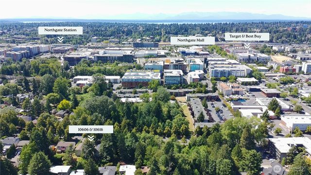 10606 Roosevelt Way NE, Seattle, WA 98125