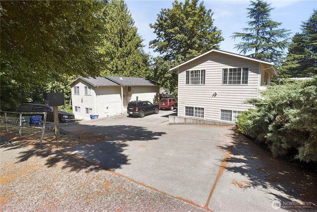 10606 Roosevelt Way NE, Seattle, WA 98125