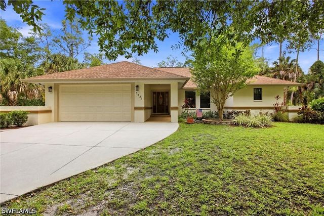 5231 Hickory Wood DR, Naples, FL 34119