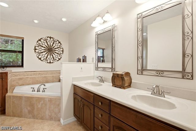 5231 Hickory Wood DR, Naples, FL 34119