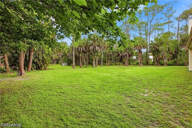 5231 Hickory Wood DR, Naples, FL 34119