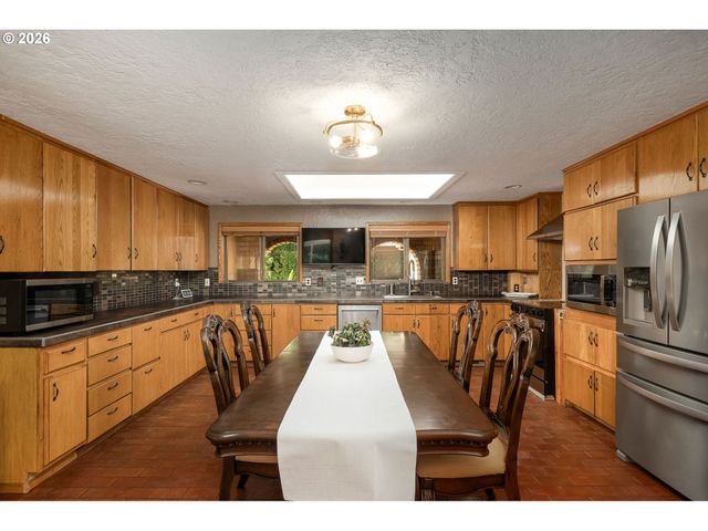 9320 Sw 74TH Ave, Portland, OR 97223