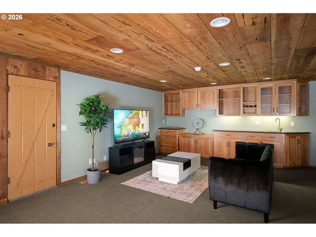 9320 Sw 74TH Ave, Portland, OR 97223
