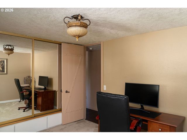 9320 Sw 74TH Ave, Portland, OR 97223
