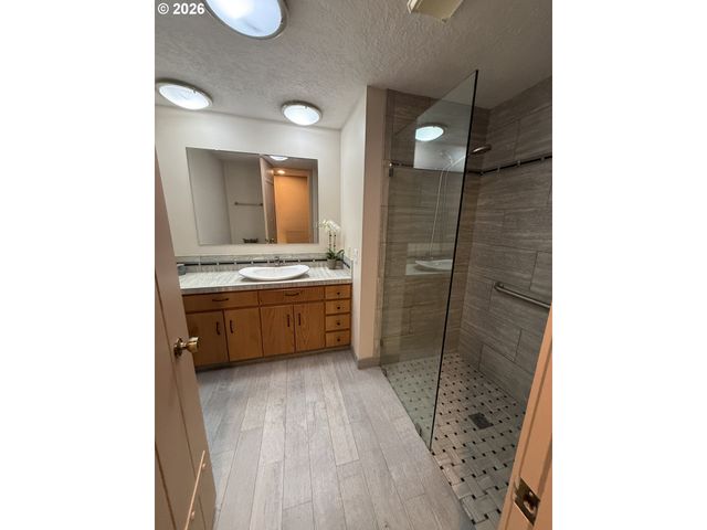 9320 Sw 74TH Ave, Portland, OR 97223