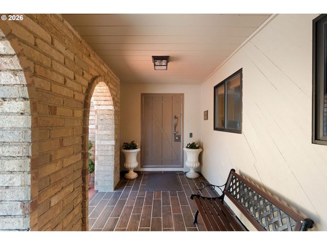 9320 Sw 74TH Ave, Portland, OR 97223