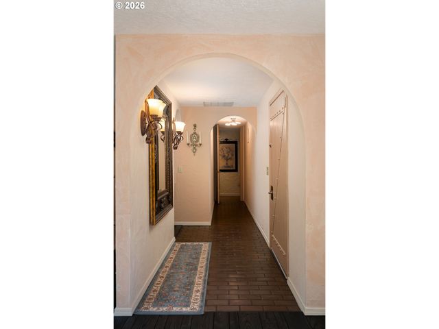 9320 Sw 74TH Ave, Portland, OR 97223