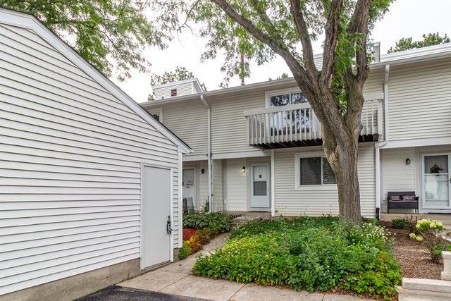 171 Saratoga Court, Vernon Hills, IL 60061