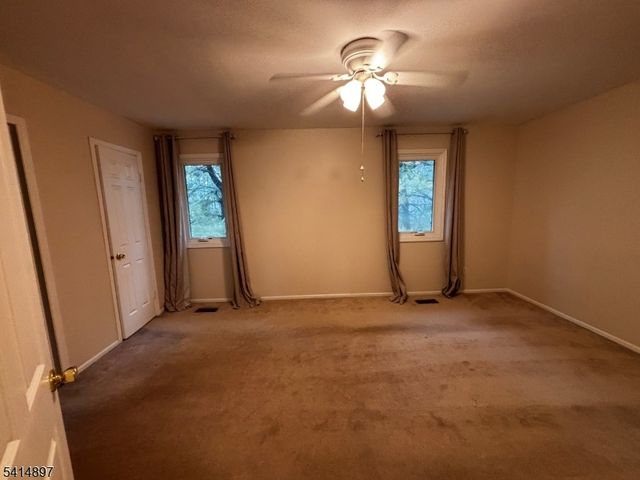 4 Peach Ct, Raritan Twp., NJ 08822