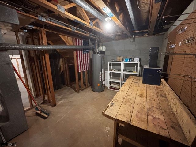 4 Peach Ct, Raritan Twp., NJ 08822