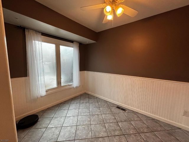 4 Peach Ct, Raritan Twp., NJ 08822