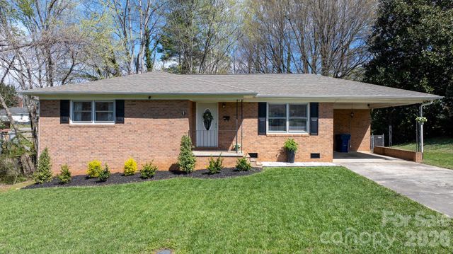 307 W Park Drive, Stanley, NC 28164