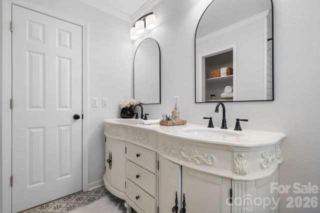 307 W Park Drive, Stanley, NC 28164