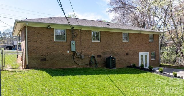 307 W Park Drive, Stanley, NC 28164