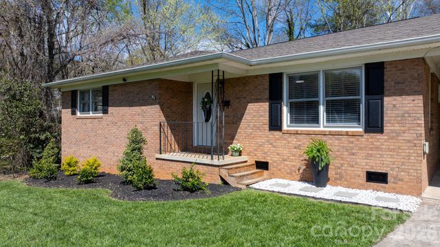 307 W Park Drive, Stanley, NC 28164