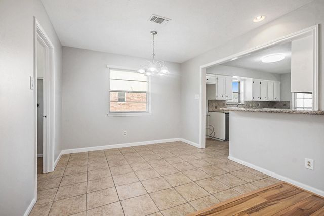 1920 Crooked Creek, Pearland, TX 77581