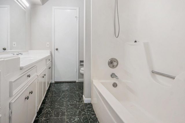 1920 Crooked Creek, Pearland, TX 77581