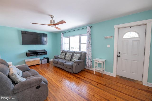 711 BELLEVUE AVE, Penndel, PA 19047