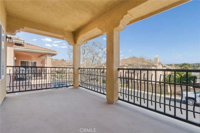 28025 Dickason, Valencia, CA 91354