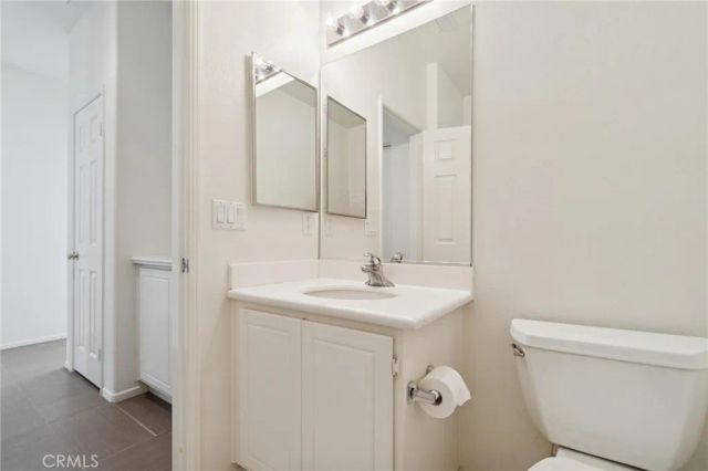 28025 Dickason, Valencia, CA 91354