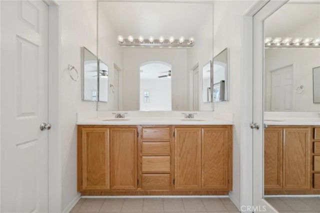 28025 Dickason, Valencia, CA 91354