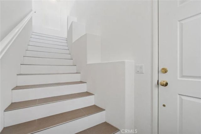 28025 Dickason, Valencia, CA 91354