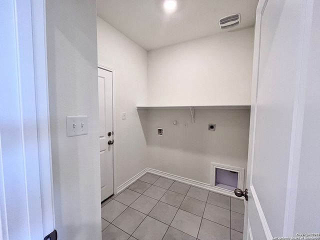 5275 Wolf Bane Dr, San Antonio, TX 78261