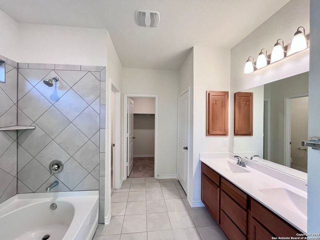 5275 Wolf Bane Dr, San Antonio, TX 78261