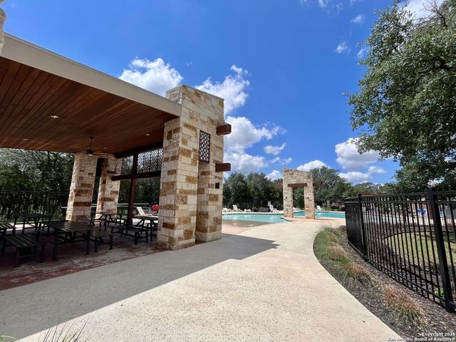 5275 Wolf Bane Dr, San Antonio, TX 78261