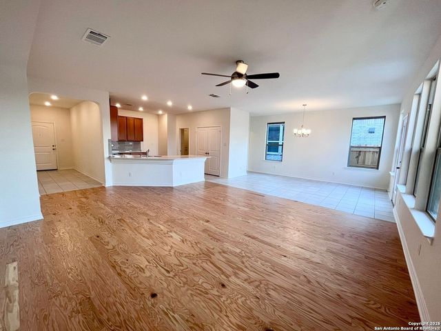 5275 Wolf Bane Dr, San Antonio, TX 78261