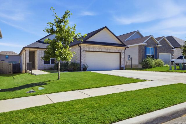 111 E FLOWING RIVER DR, Boerne, TX 78006