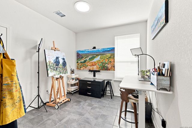 111 E FLOWING RIVER DR, Boerne, TX 78006