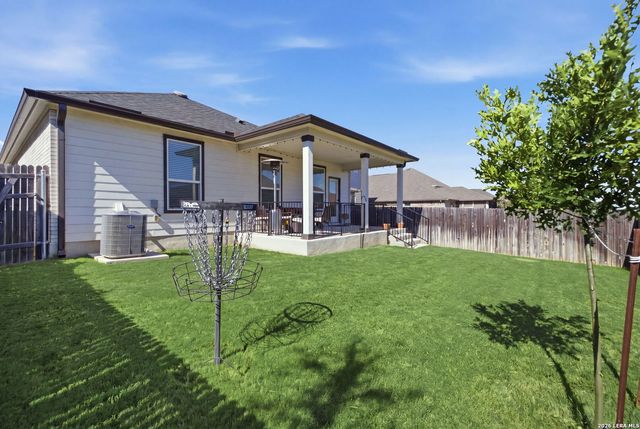 111 E FLOWING RIVER DR, Boerne, TX 78006