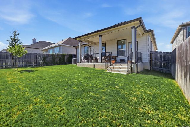 111 E FLOWING RIVER DR, Boerne, TX 78006