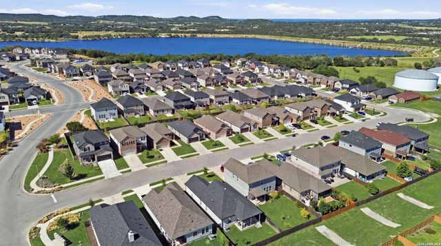 111 E FLOWING RIVER DR, Boerne, TX 78006