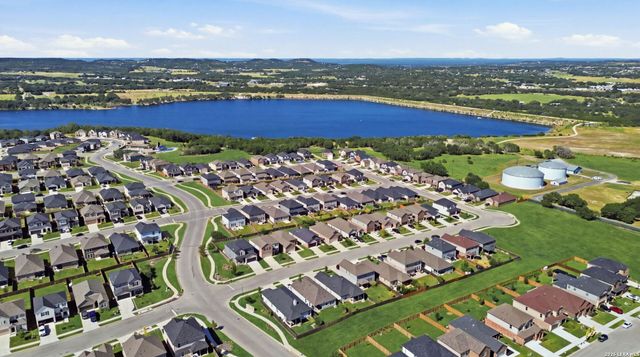 111 E FLOWING RIVER DR, Boerne, TX 78006